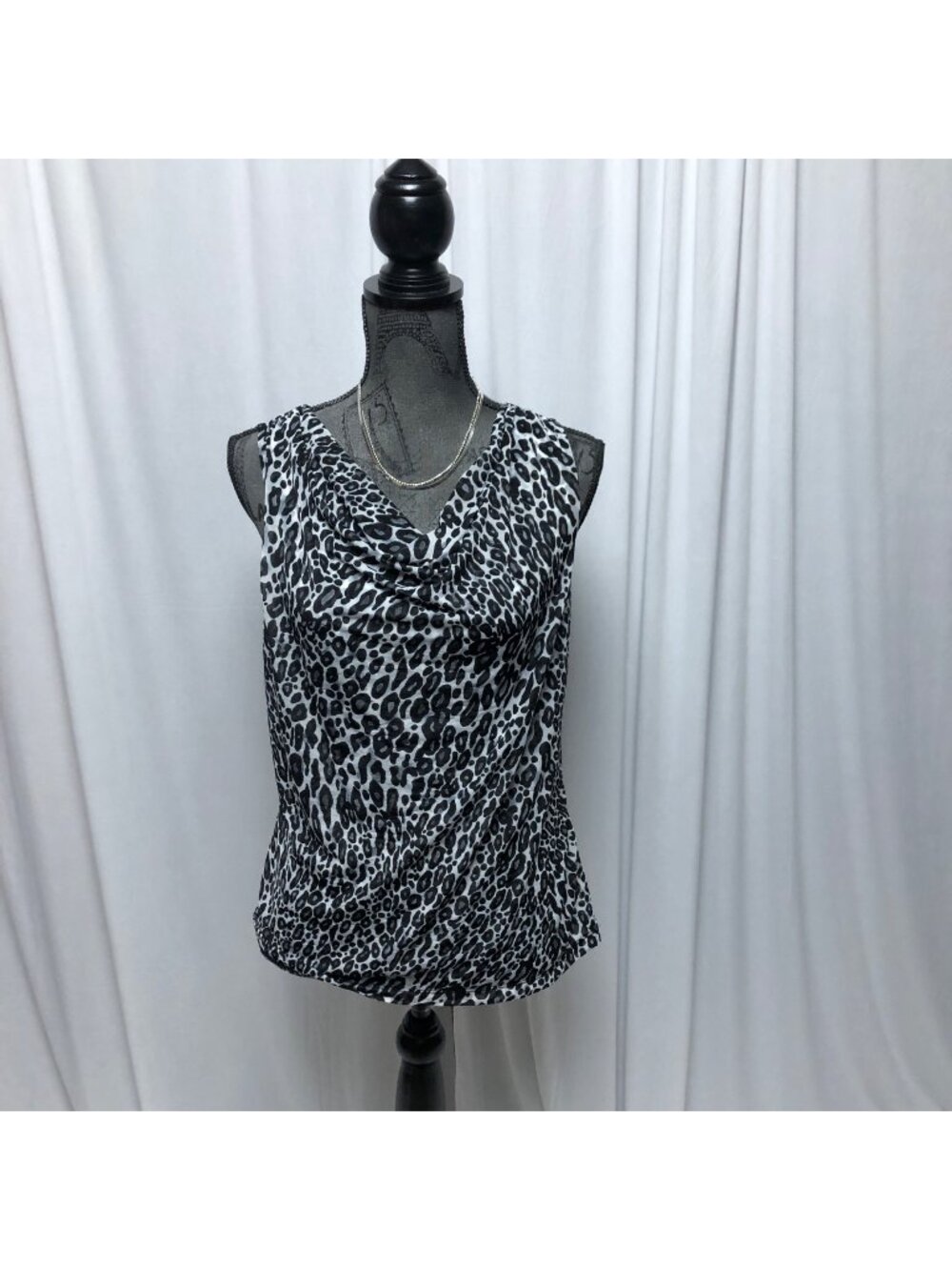 212 Collection Top Womens Size Small Black White Animal Print Sleeveless Blouse
